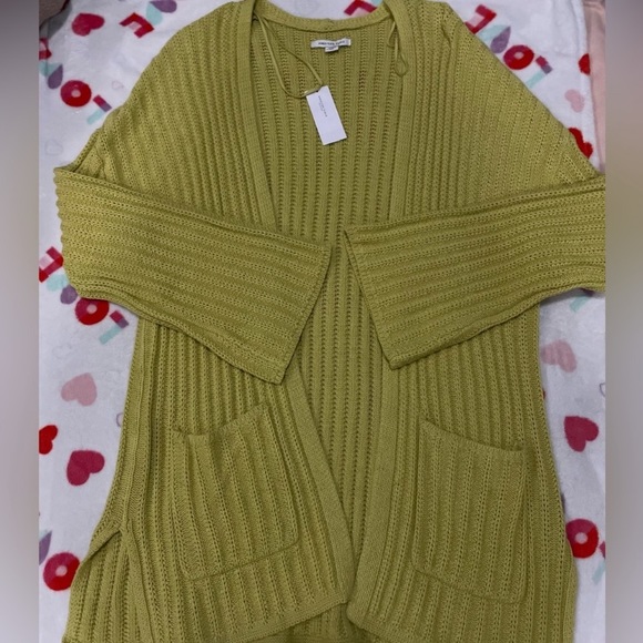ISO AMERICAN EAGLE CARDIGAN SIZE SMALL GREEN